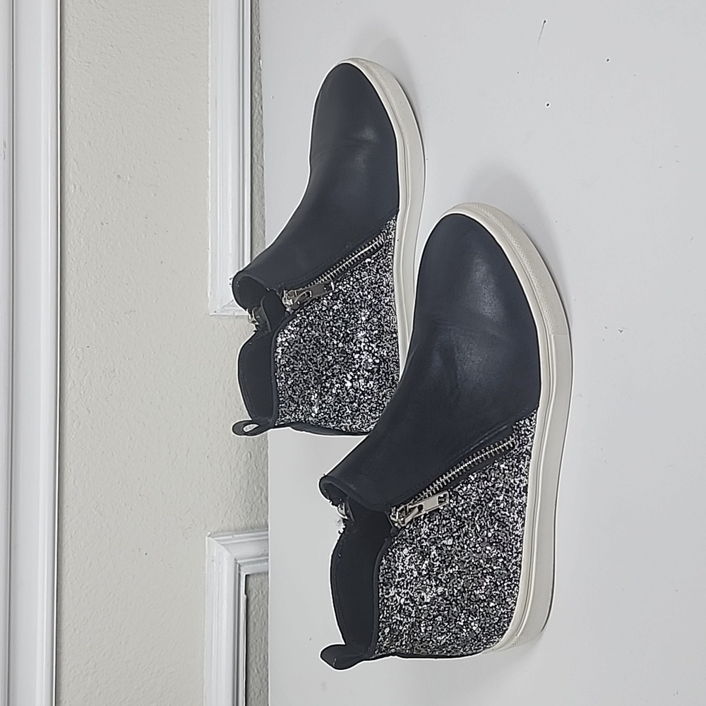 Dolce Vita  sizzle emblished Girls black Silver  Chelsea boots size 4